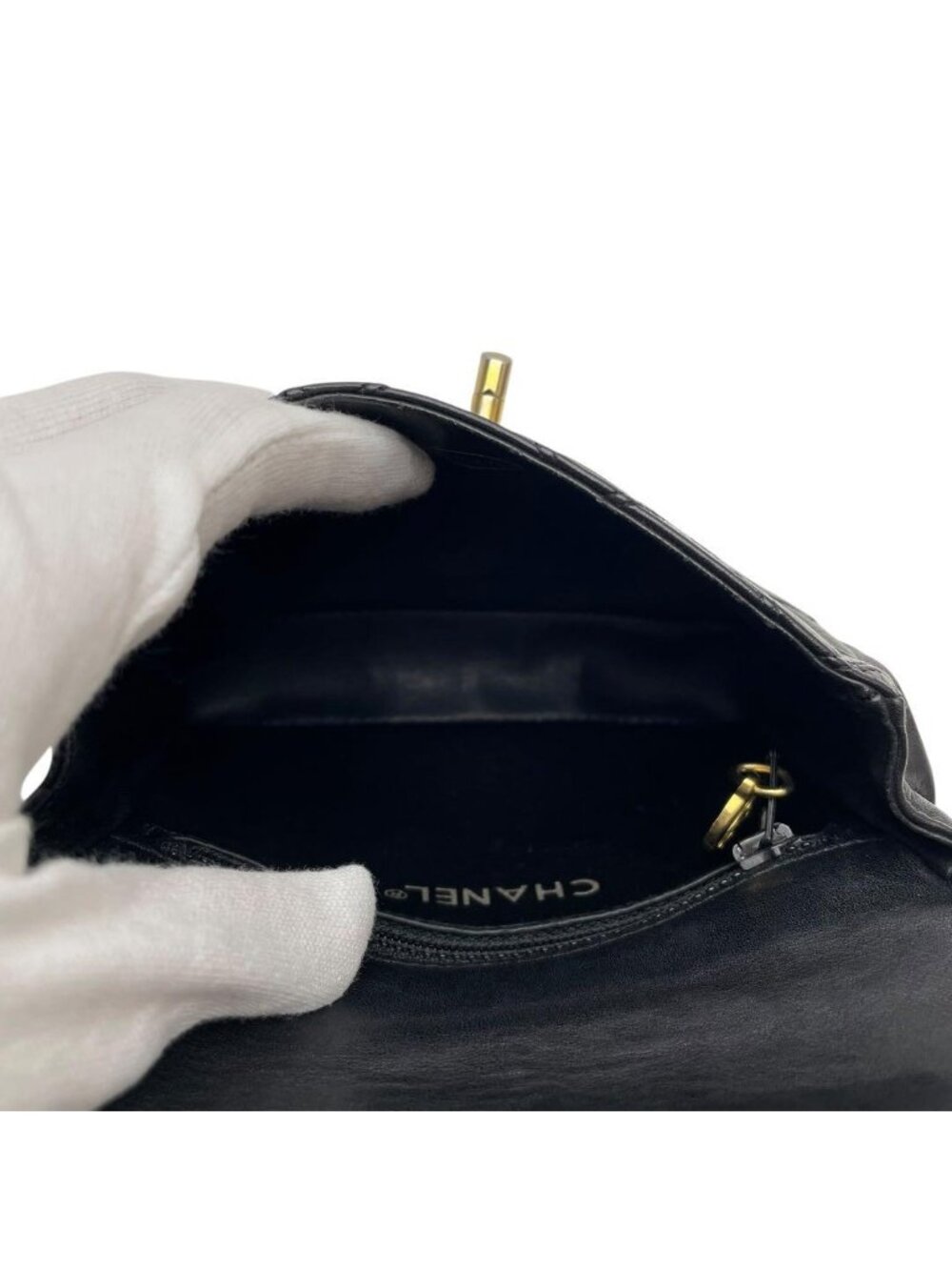 Chanel Lambskin Bicolor Quilted Waist Bag - Picture 8 of 10